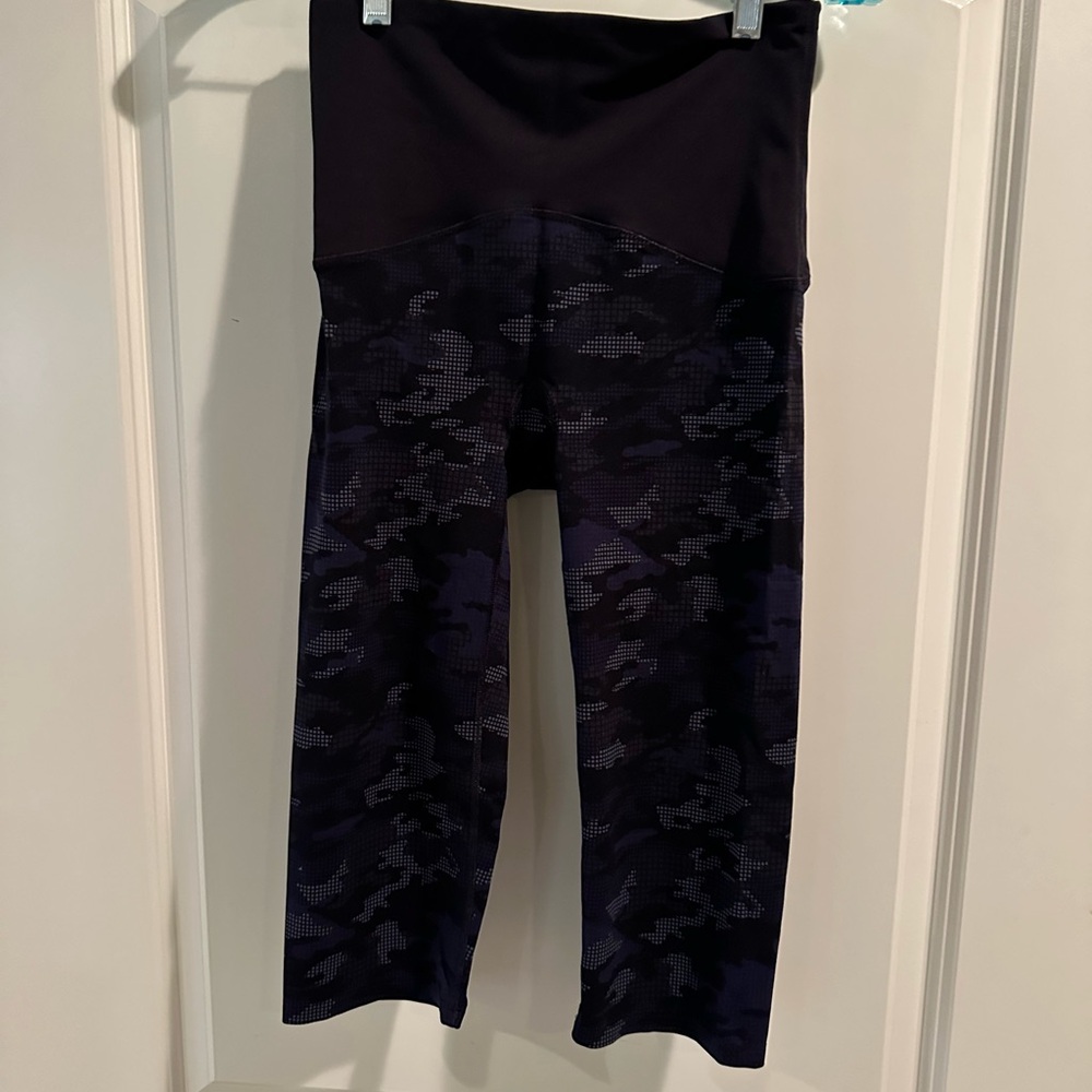 Spanx Crop Black Camouflage Leggings